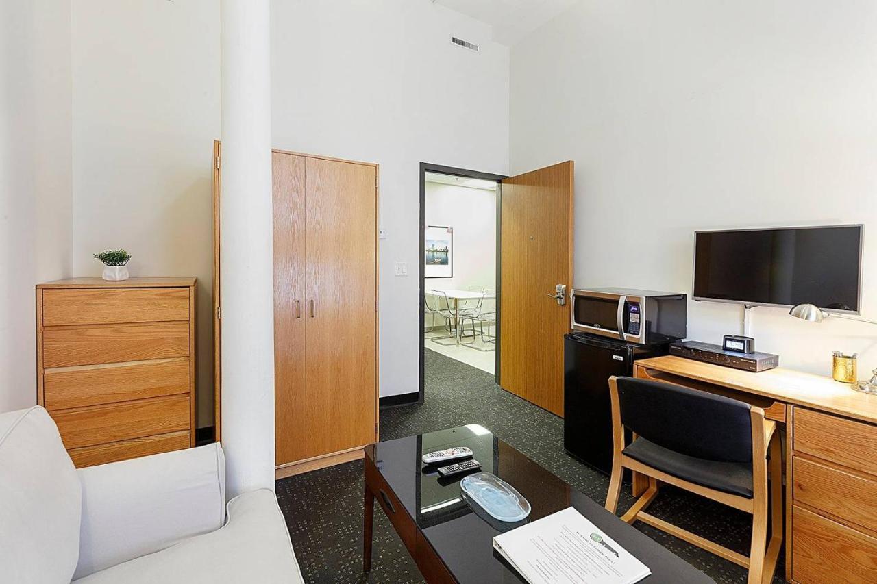 Studio Ready 4 Students & Traveling Professionals! 310 Lejlighed Boston Eksteriør billede
